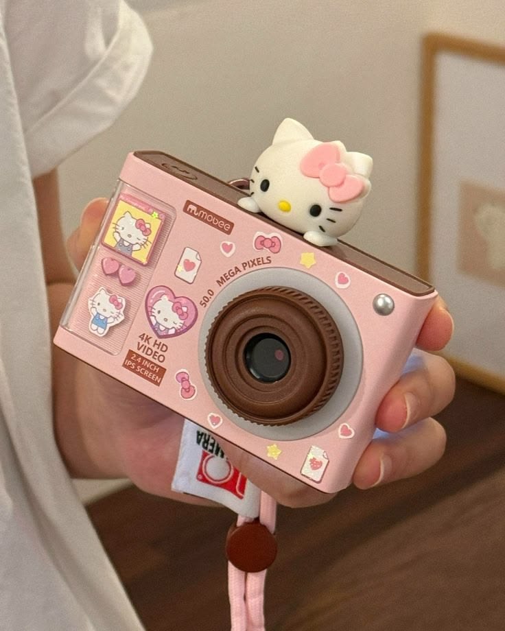 hello kitty retro camera